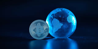 Criptomoeda sendo integrada ao sistema financeiro convencional em escala global